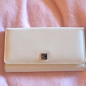 White Dooney & Bourke clutch/ wallet